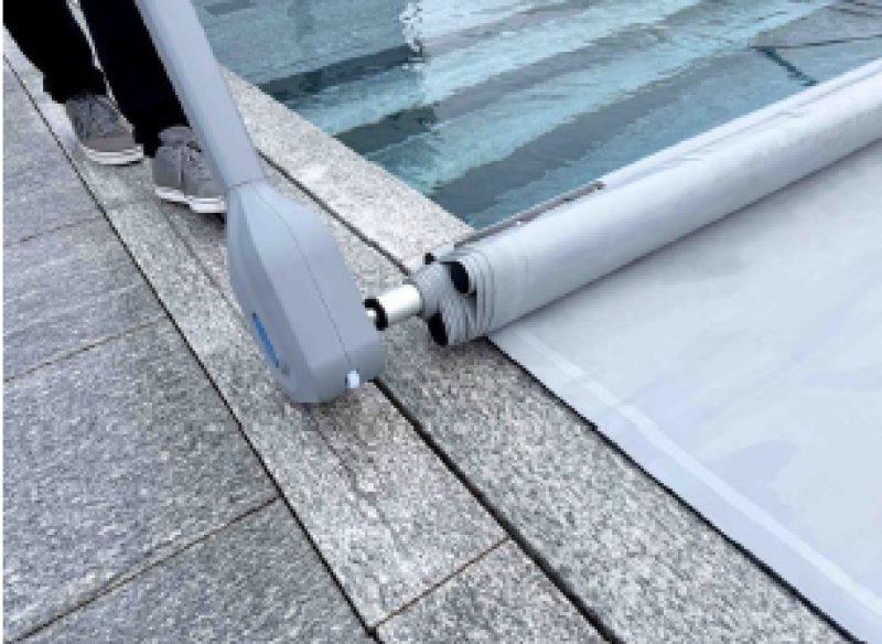 Preview: BAC iScoot 700 Aufrollsystem für Rollschutz Poolabdeckung